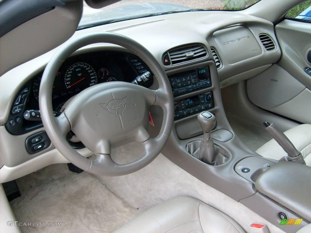 2004 Corvette Coupe - LeMans Blue Metallic / Light Oak photo #10