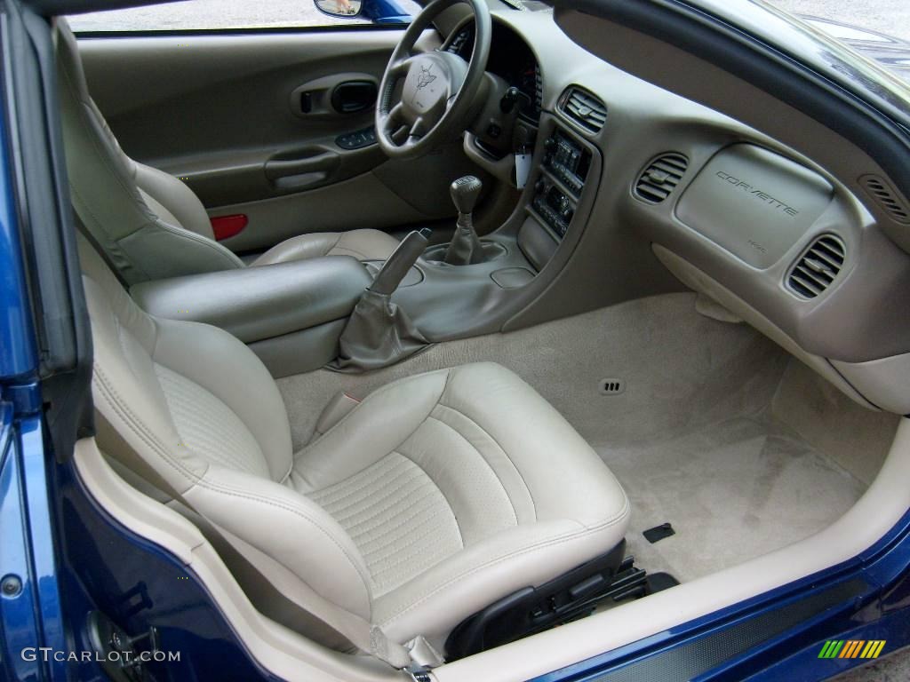 2004 Corvette Coupe - LeMans Blue Metallic / Light Oak photo #12