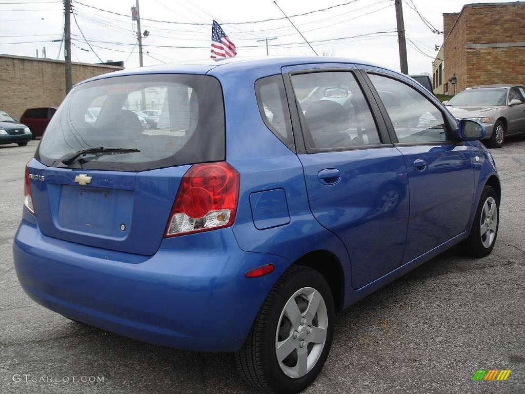 2005 Aveo LS Hatchback - Bright Blue Metallic / Gray photo #3