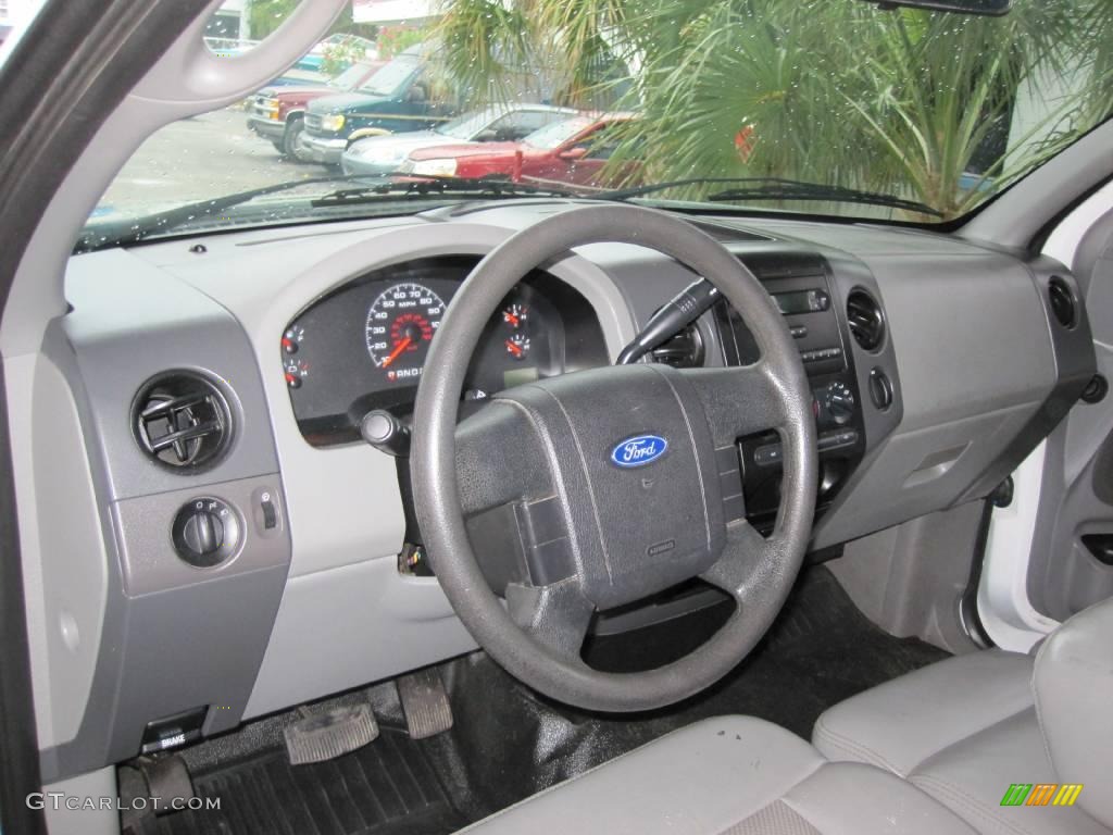 2006 F150 XL Regular Cab - Oxford White / Medium Flint photo #25