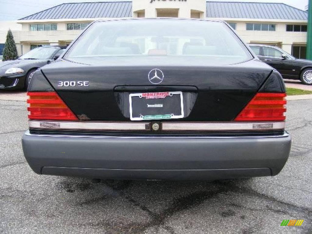 1992 S Class 300 SE Sedan - Black / Gray photo #4