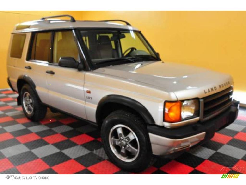 White Gold Pearl Metallic Land Rover Discovery II