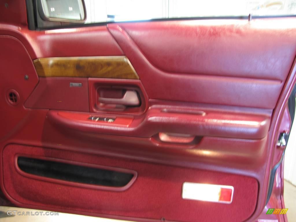 1993 Crown Victoria LX - Dark Red Metallic / Red photo #17