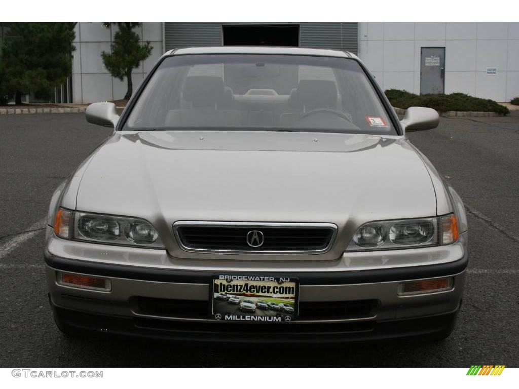 1992 Legend L Sedan - Seattle Silver Metallic / Beige photo #2