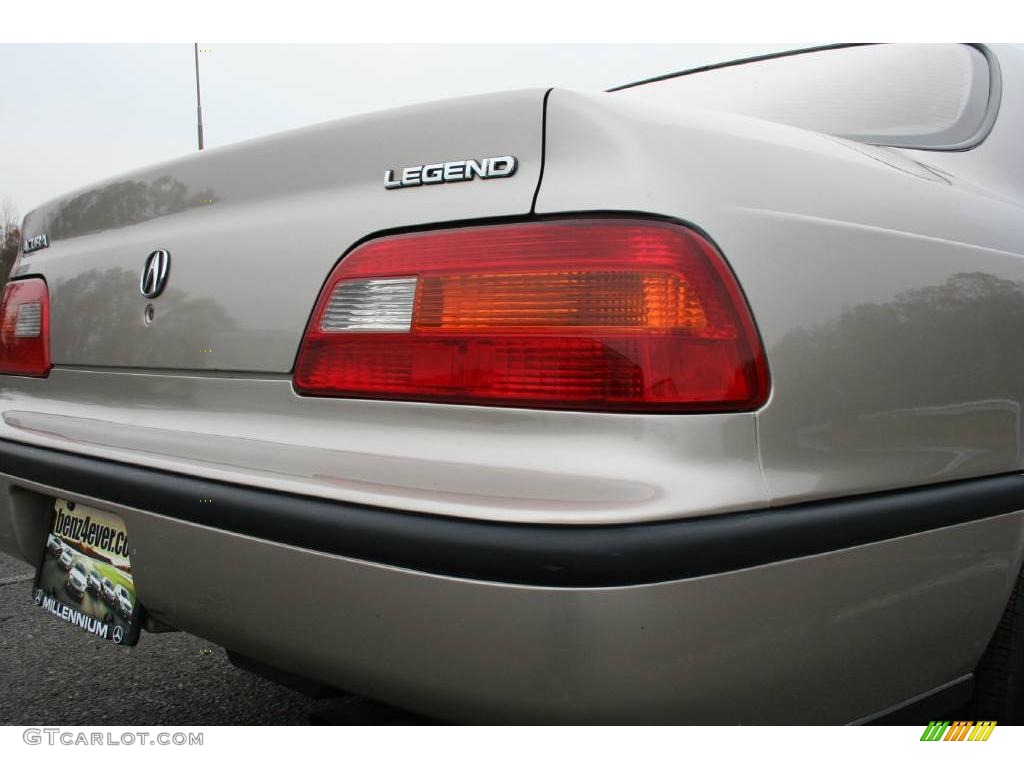 1992 Legend L Sedan - Seattle Silver Metallic / Beige photo #22