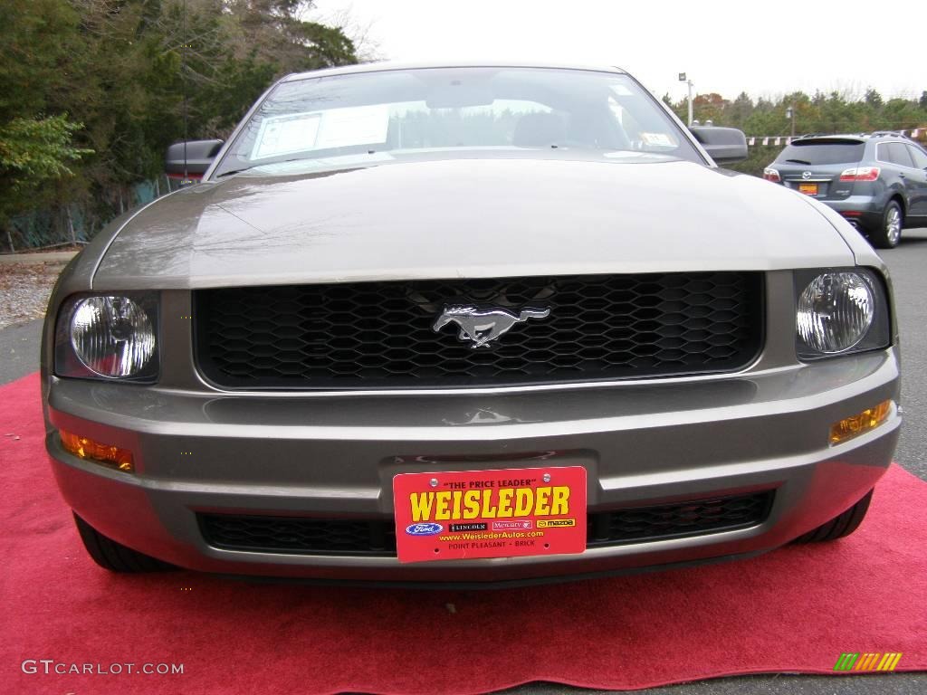 2005 Mustang V6 Premium Coupe - Mineral Grey Metallic / Dark Charcoal photo #2