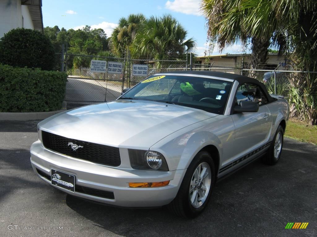 2008 Mustang V6 Deluxe Convertible - Brilliant Silver Metallic / Dark Charcoal photo #7