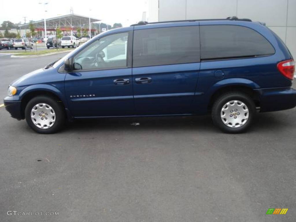 2001 Town & Country LX - Patriot Blue Pearl / Navy Blue photo #2