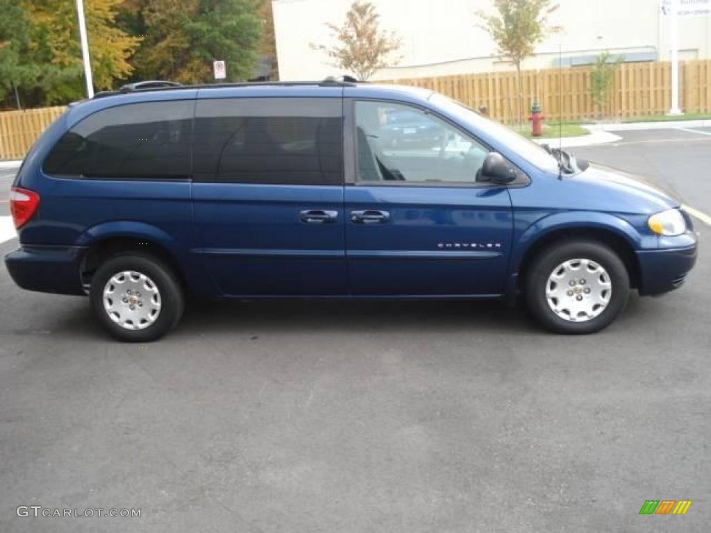 2001 Town & Country LX - Patriot Blue Pearl / Navy Blue photo #6
