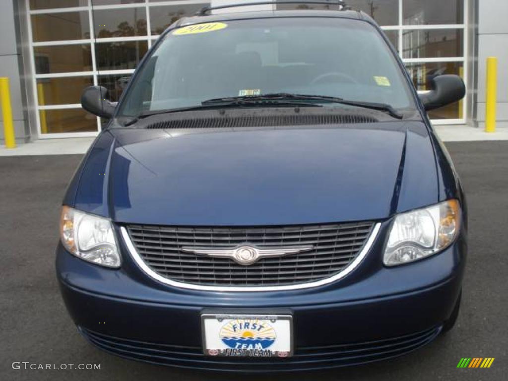 2001 Town & Country LX - Patriot Blue Pearl / Navy Blue photo #9