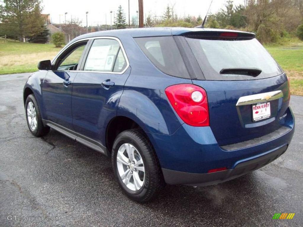 2010 Equinox LS - Navy Blue Metallic / Jet Black/Light Titanium photo #4