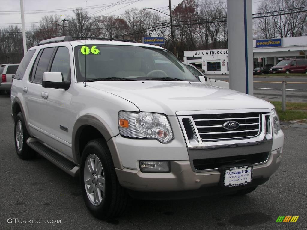 2006 Explorer Eddie Bauer 4x4 - Oxford White / Camel photo #2