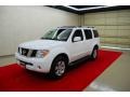 Avalanche White - Pathfinder LE Photo No. 3