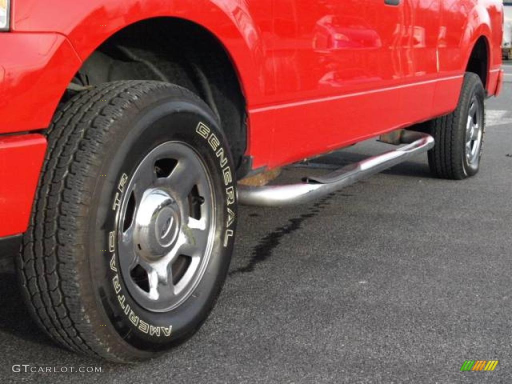 2005 F150 STX SuperCab 4x4 - Bright Red / Medium Flint Grey photo #6