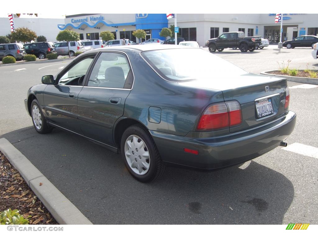 1997 Accord LX Sedan - Eucalyptus Green Pearl / Gray photo #5