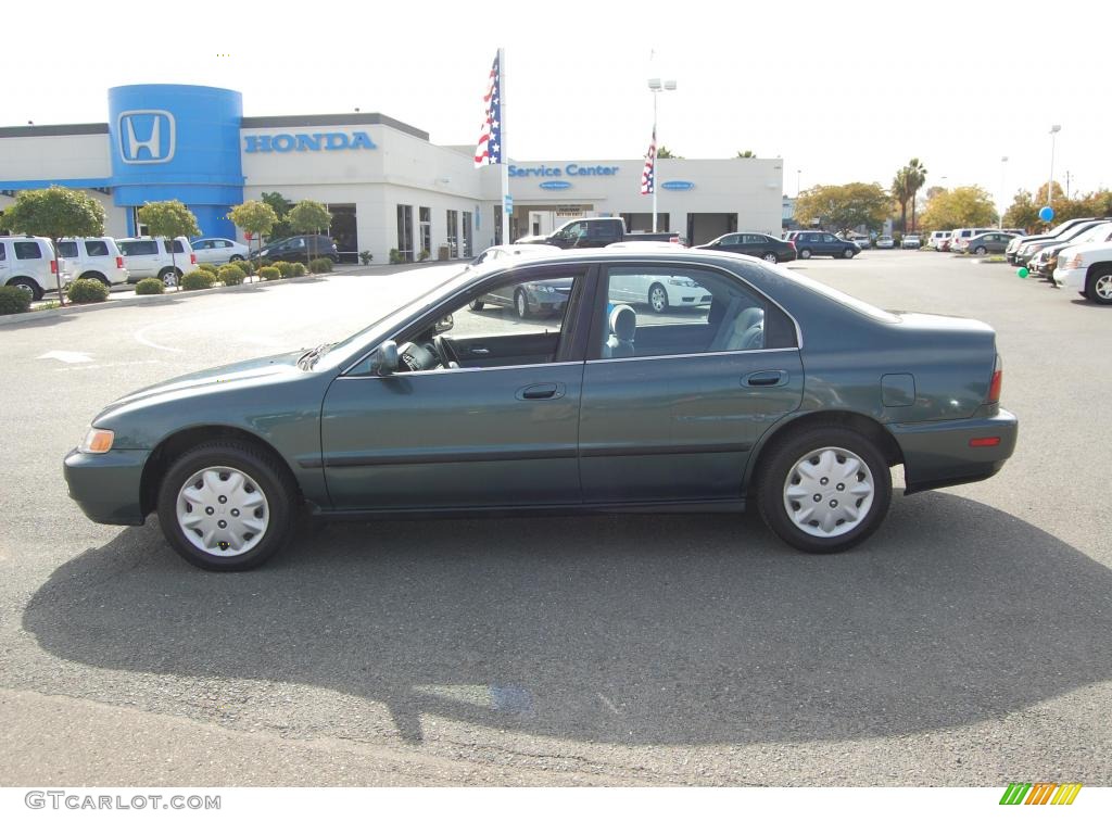 1997 Accord LX Sedan - Eucalyptus Green Pearl / Gray photo #6