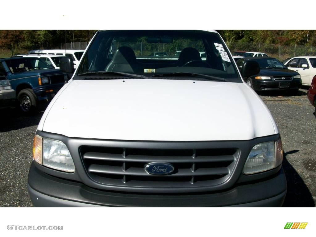 2002 F150 XL Regular Cab - Oxford White / Dark Graphite photo #6