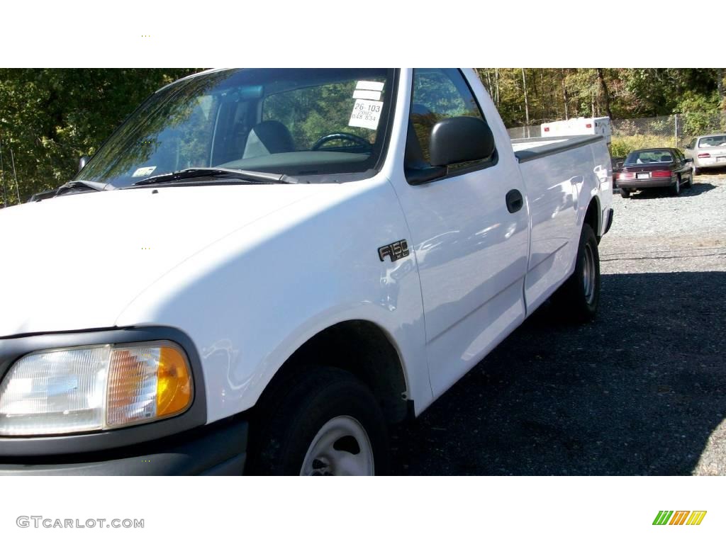 2002 F150 XL Regular Cab - Oxford White / Dark Graphite photo #7