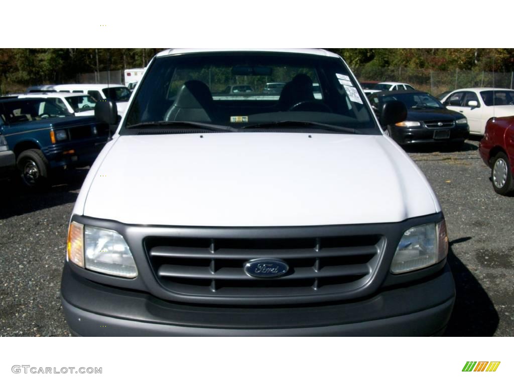 2002 F150 XL Regular Cab - Oxford White / Dark Graphite photo #8