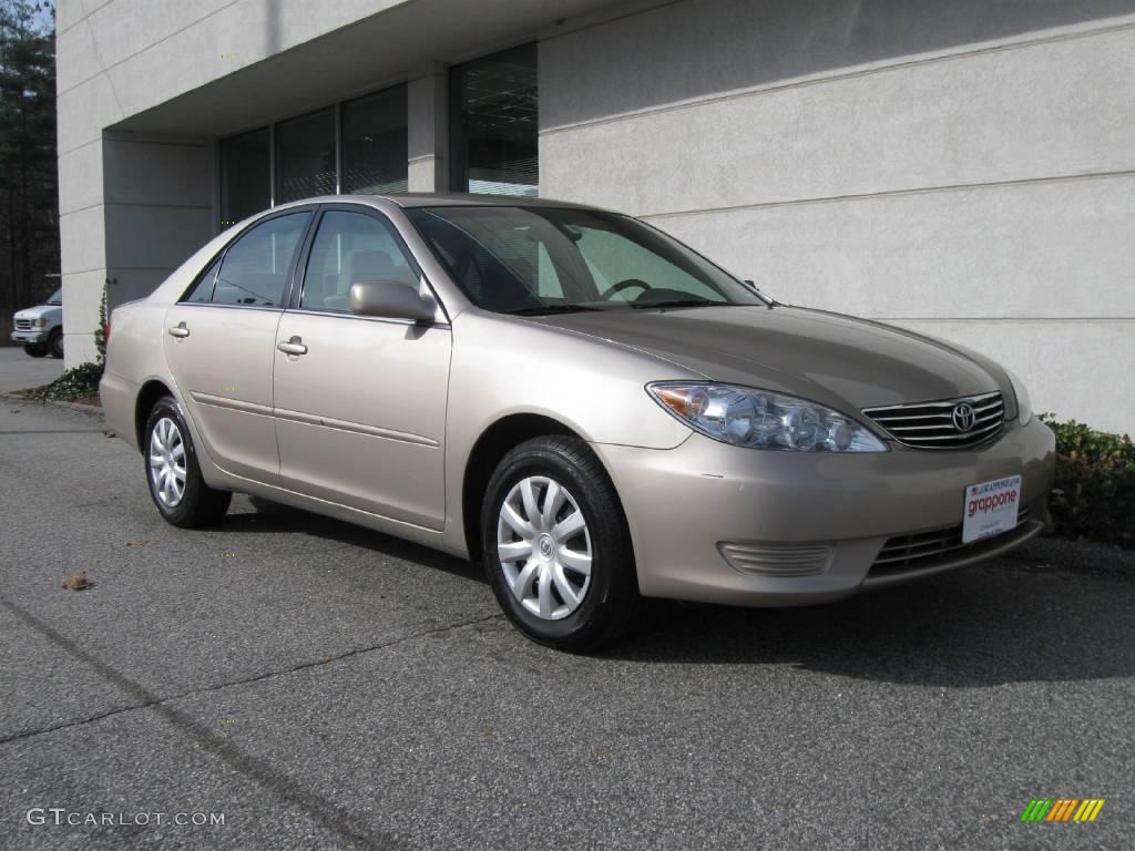 2006 Camry LE - Desert Sand Mica / Taupe photo #1