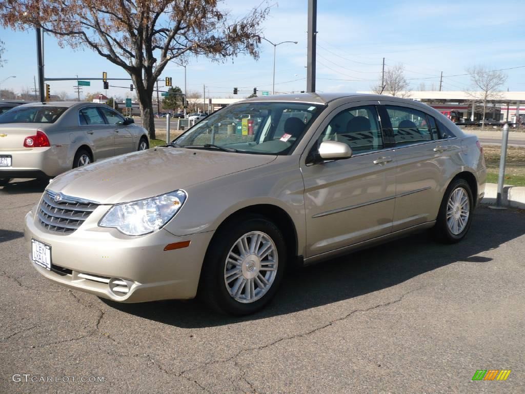 2007 Sebring Touring Sedan - Linen Gold Metallic Pearl / Dark Khaki/Light Graystone photo #3