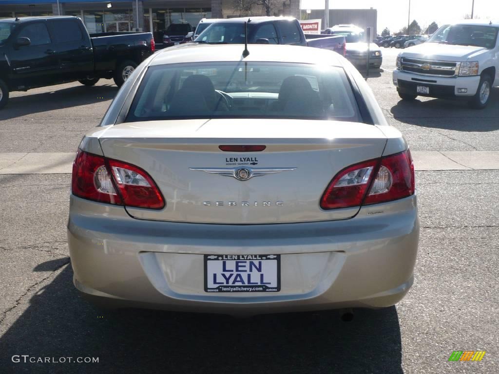 2007 Sebring Touring Sedan - Linen Gold Metallic Pearl / Dark Khaki/Light Graystone photo #5