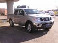 2006 Radiant Silver Nissan Frontier SE Crew Cab 4x4  photo #3