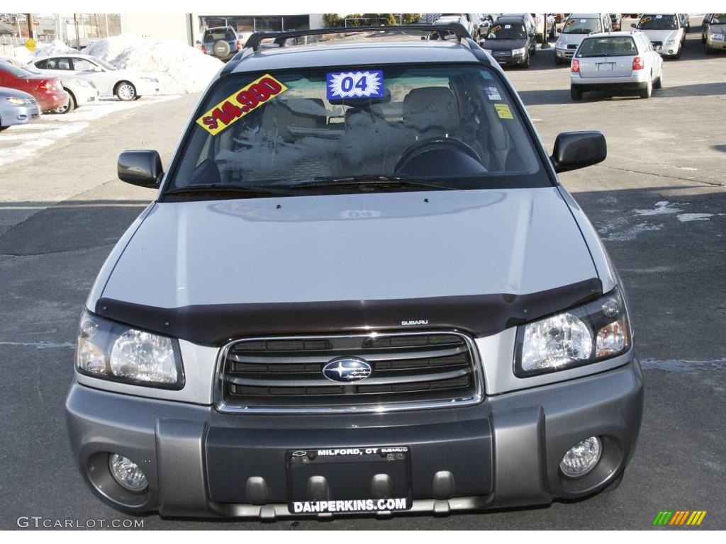 2004 Forester 2.5 XS - Platinum Silver Metallic / Gray photo #2