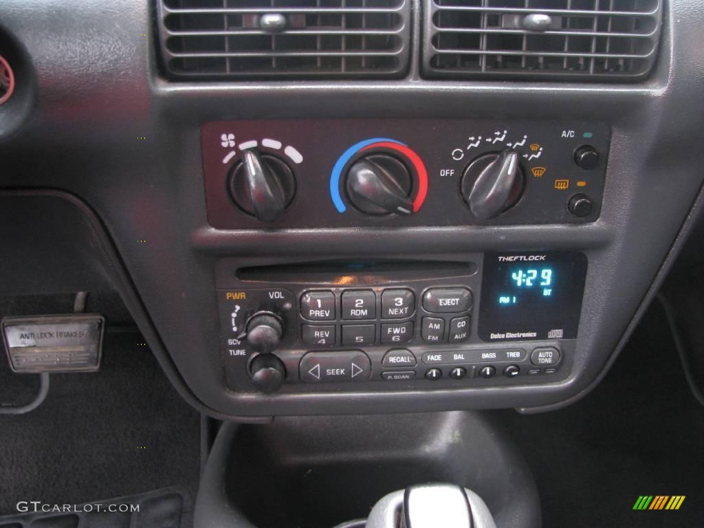 1999 Cavalier RS Coupe - Bright Red / Graphite photo #10