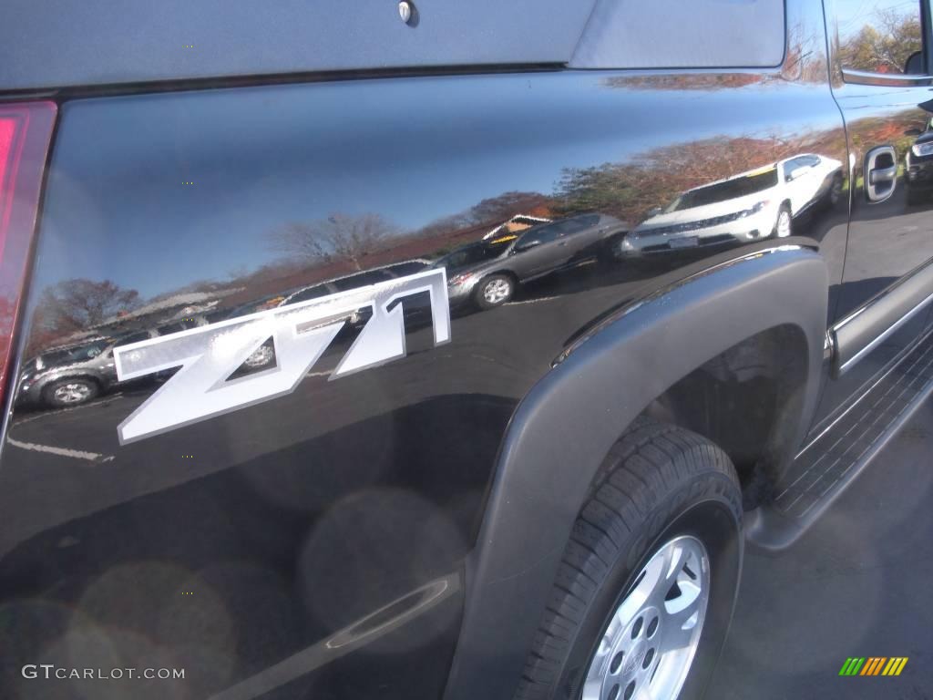 2003 Avalanche 1500 Z71 4x4 - Black / Dark Charcoal photo #6