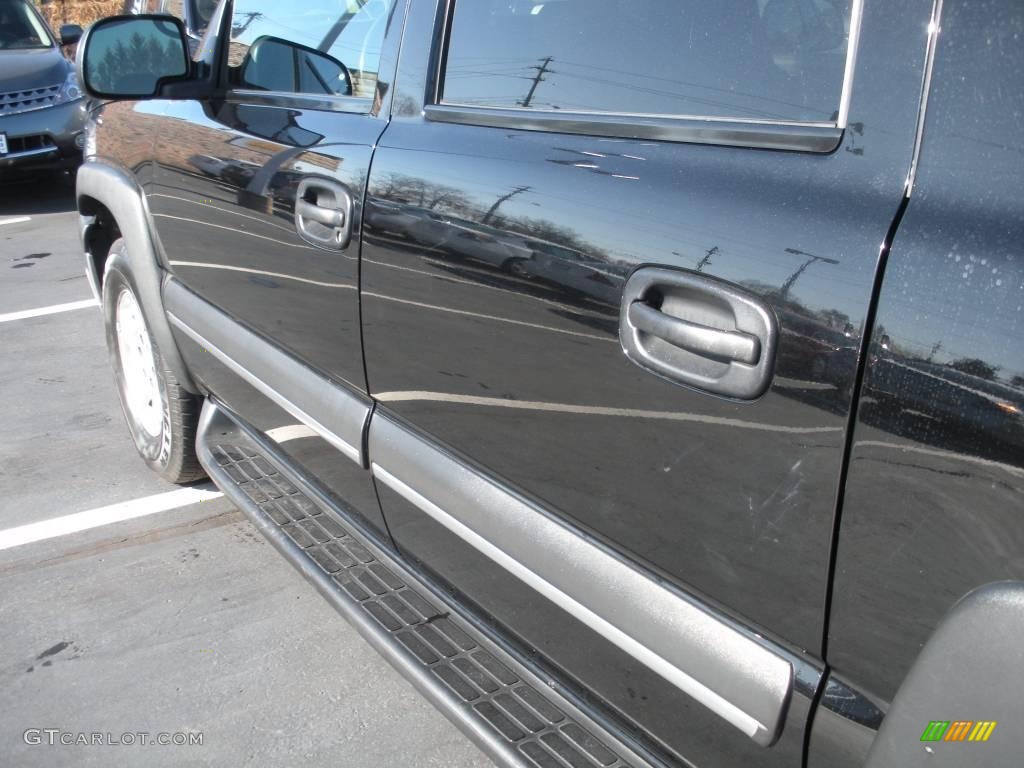 2003 Avalanche 1500 Z71 4x4 - Black / Dark Charcoal photo #9