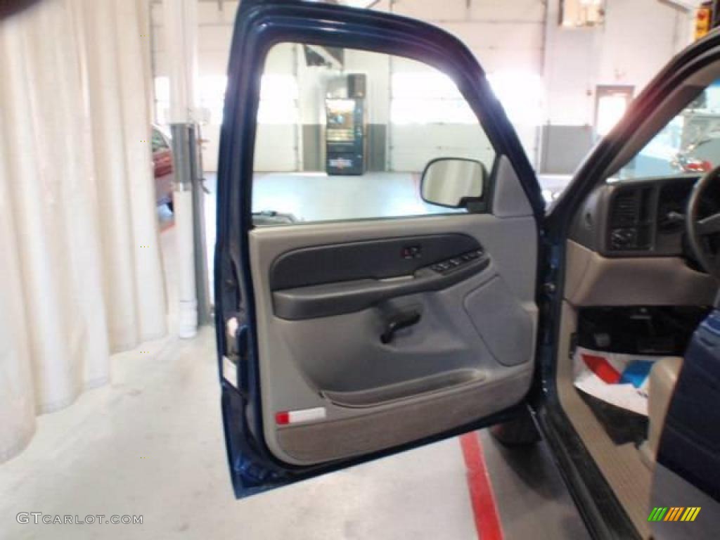 2003 Suburban 1500 LS - Indigo Blue Metallic / Gray/Dark Charcoal photo #6