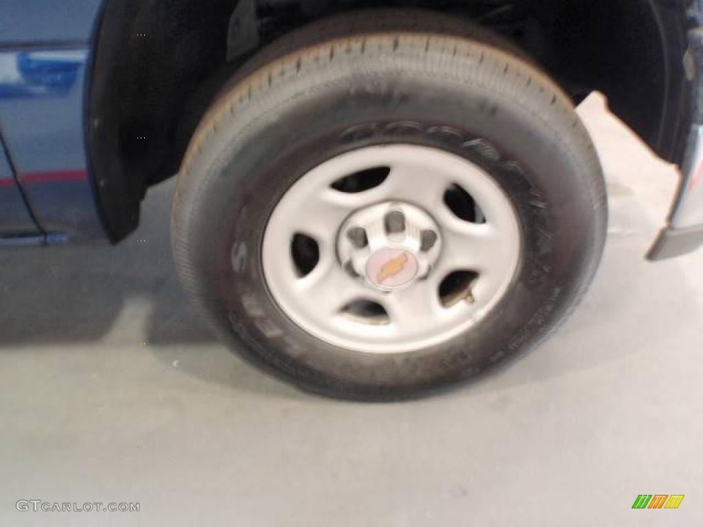 2003 Suburban 1500 LS - Indigo Blue Metallic / Gray/Dark Charcoal photo #13