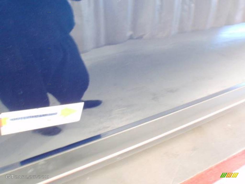 2003 Suburban 1500 LS - Indigo Blue Metallic / Gray/Dark Charcoal photo #15