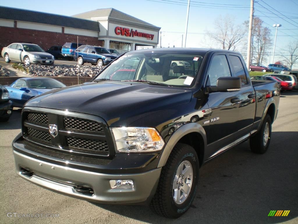 Brilliant Black Crystal Pearl Dodge Ram 1500