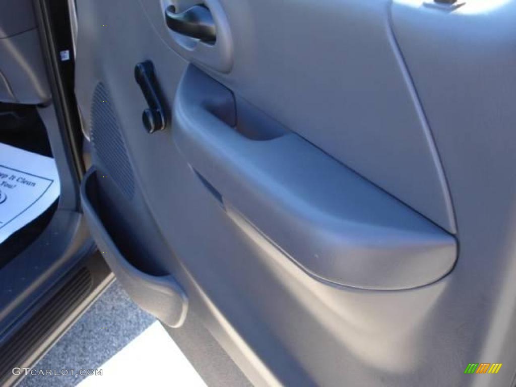 2004 F150 XL Heritage Regular Cab - Dark Shadow Grey Metallic / Heritage Graphite Grey photo #10