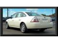 2009 White Suede Ford Taurus SEL  photo #3