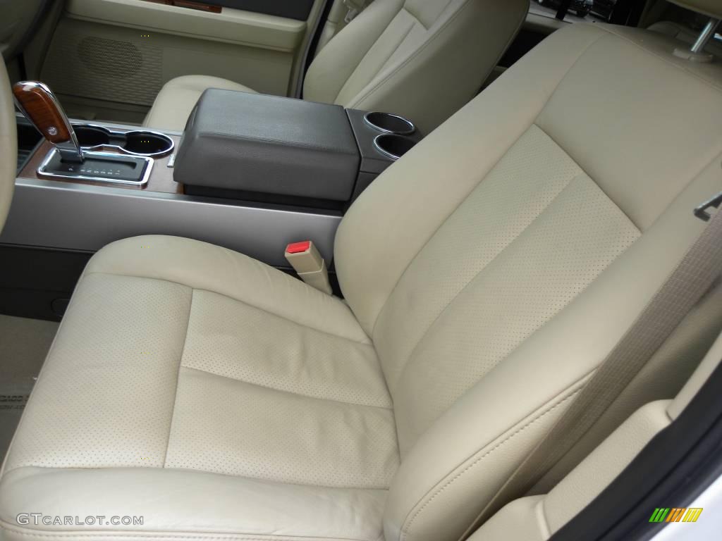 2009 Expedition Eddie Bauer 4x4 - Oxford White / Camel photo #6
