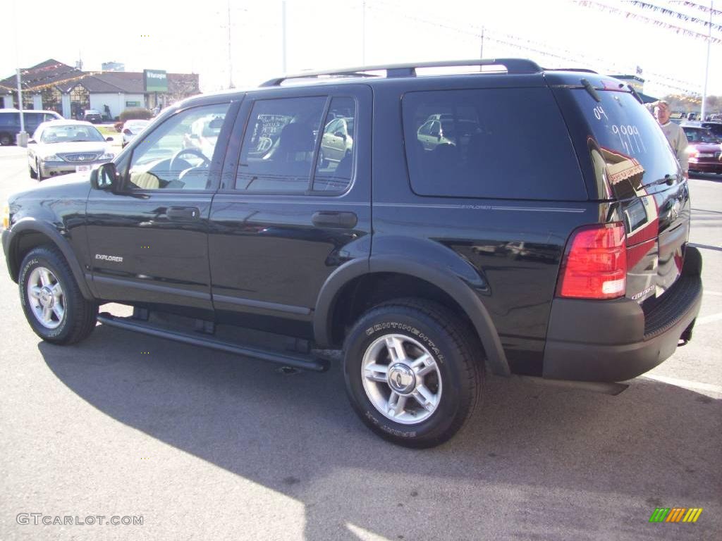 2004 Explorer XLS 4x4 - Black / Graphite photo #4