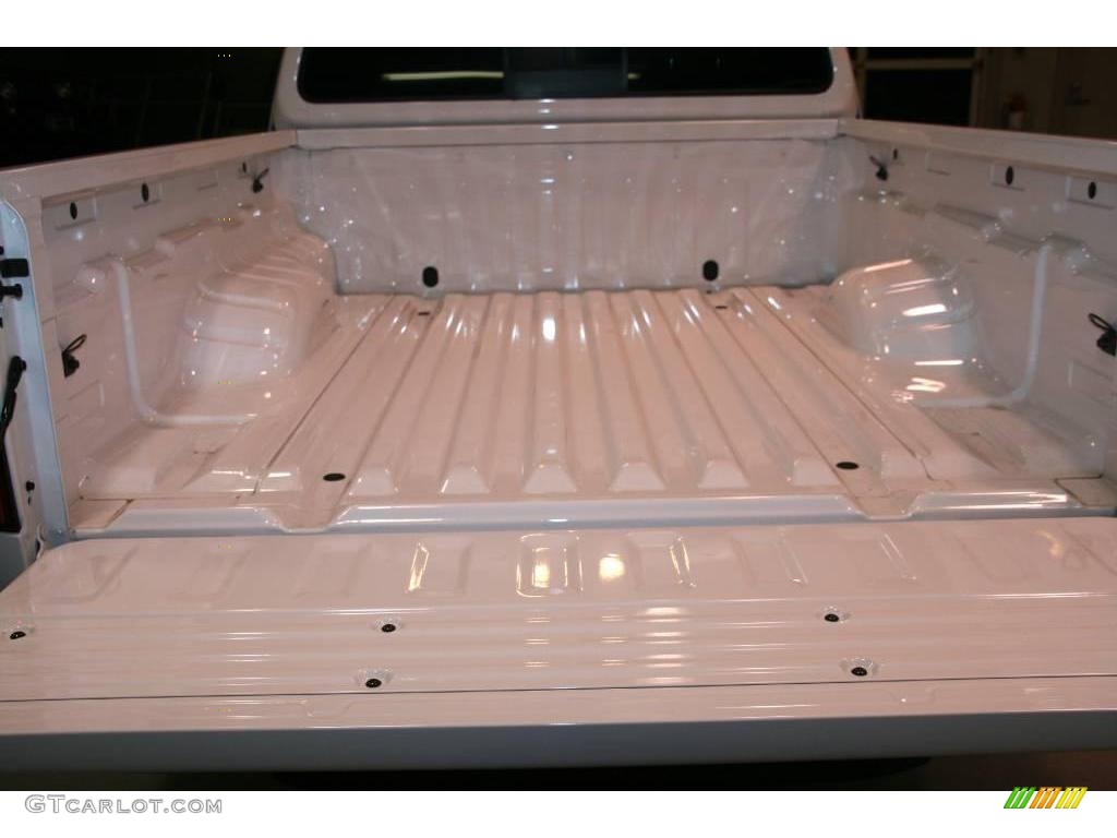 2009 Equator Premium Extended Cab - Glacier White / Graphite photo #18