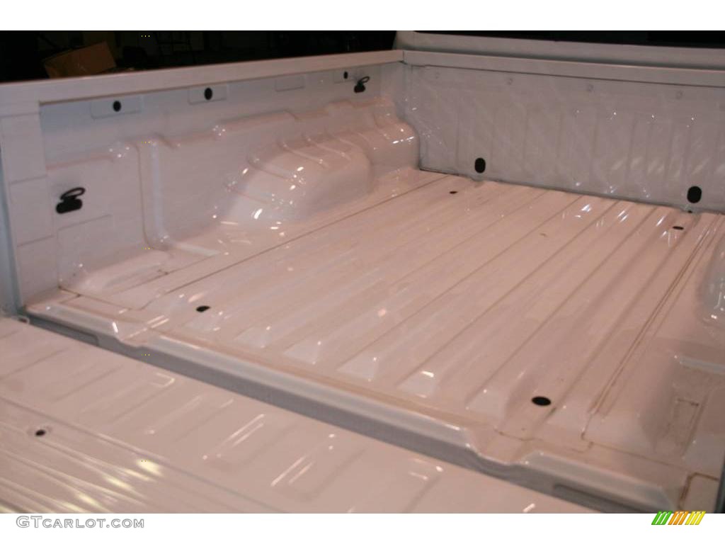 2009 Equator Premium Extended Cab - Glacier White / Graphite photo #19
