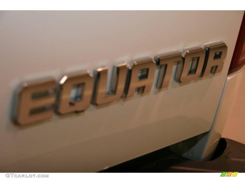 2009 Equator Premium Extended Cab - Glacier White / Graphite photo #21