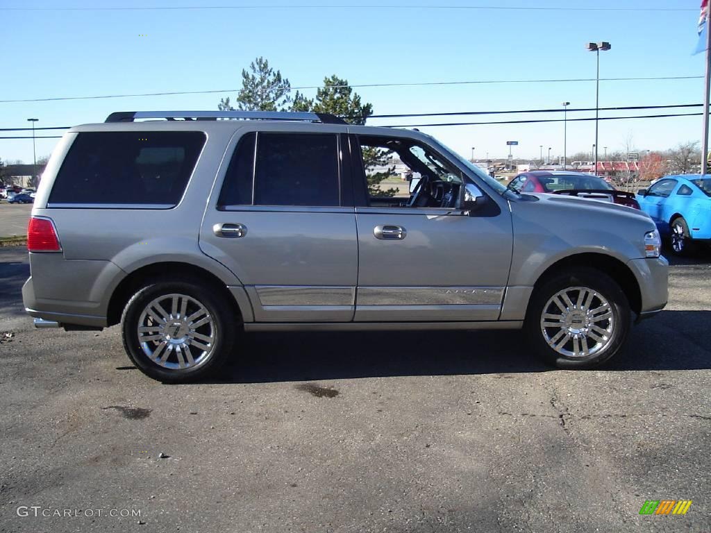 2008 Navigator Elite 4x4 - Vapor Silver Metallic / Charcoal Black/Caramel Piping photo #6