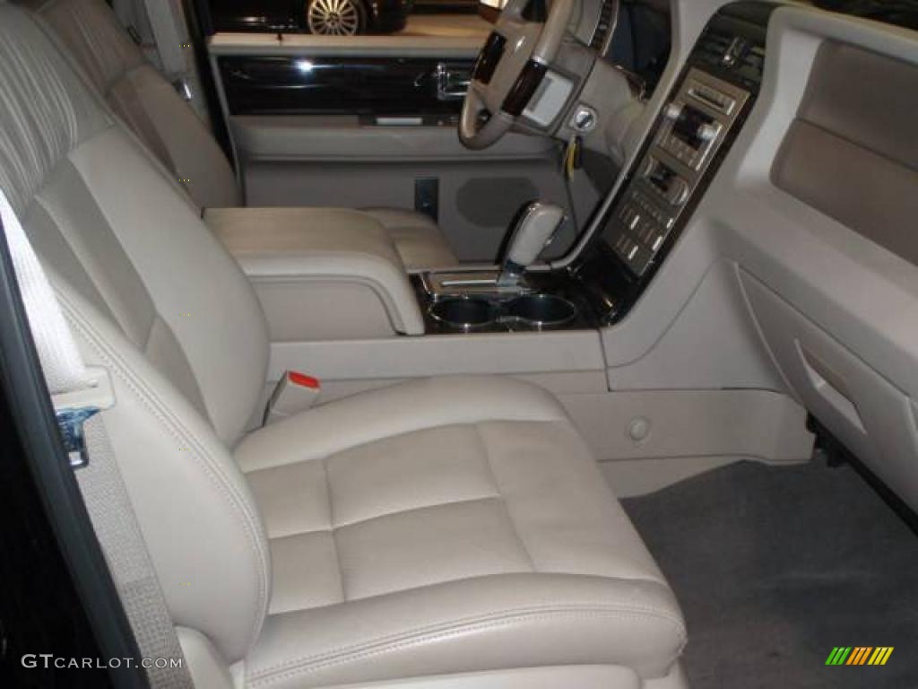 2008 Navigator Luxury 4x4 - Black / Stone photo #15