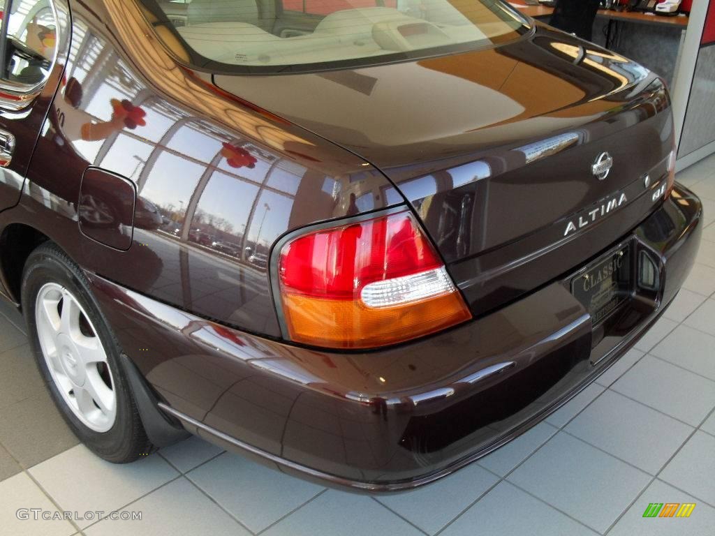 1998 Altima GLE - Black Cherry Pearl Metallic / Tan photo #9