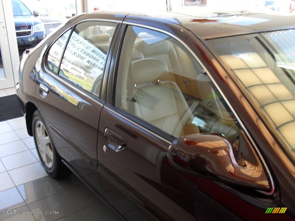1998 Altima GLE - Black Cherry Pearl Metallic / Tan photo #11