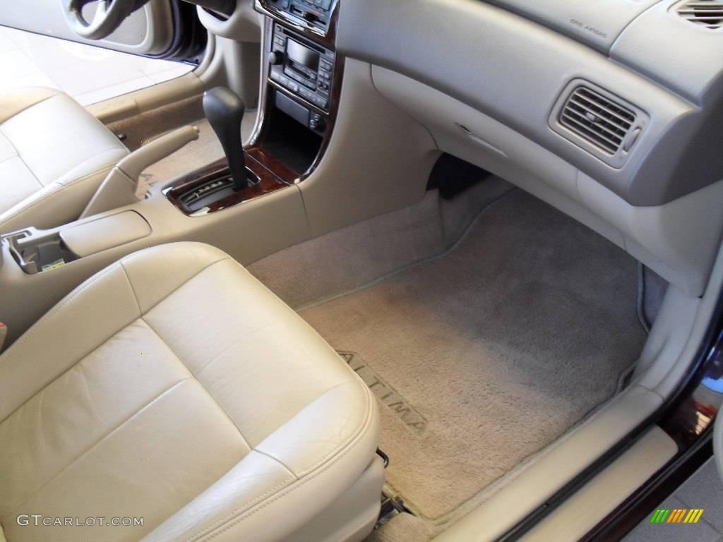 1998 Altima GLE - Black Cherry Pearl Metallic / Tan photo #17