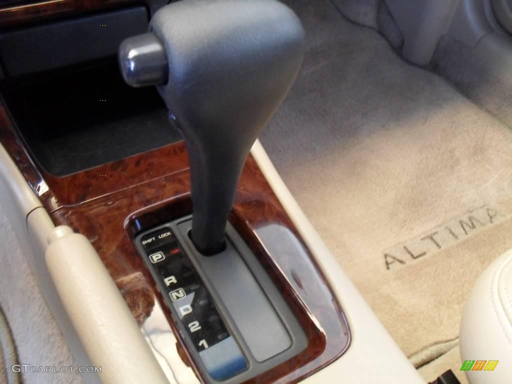 1998 Altima GLE - Black Cherry Pearl Metallic / Tan photo #29