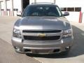 Greystone Metallic - Suburban LT 4x4 Photo No. 2
