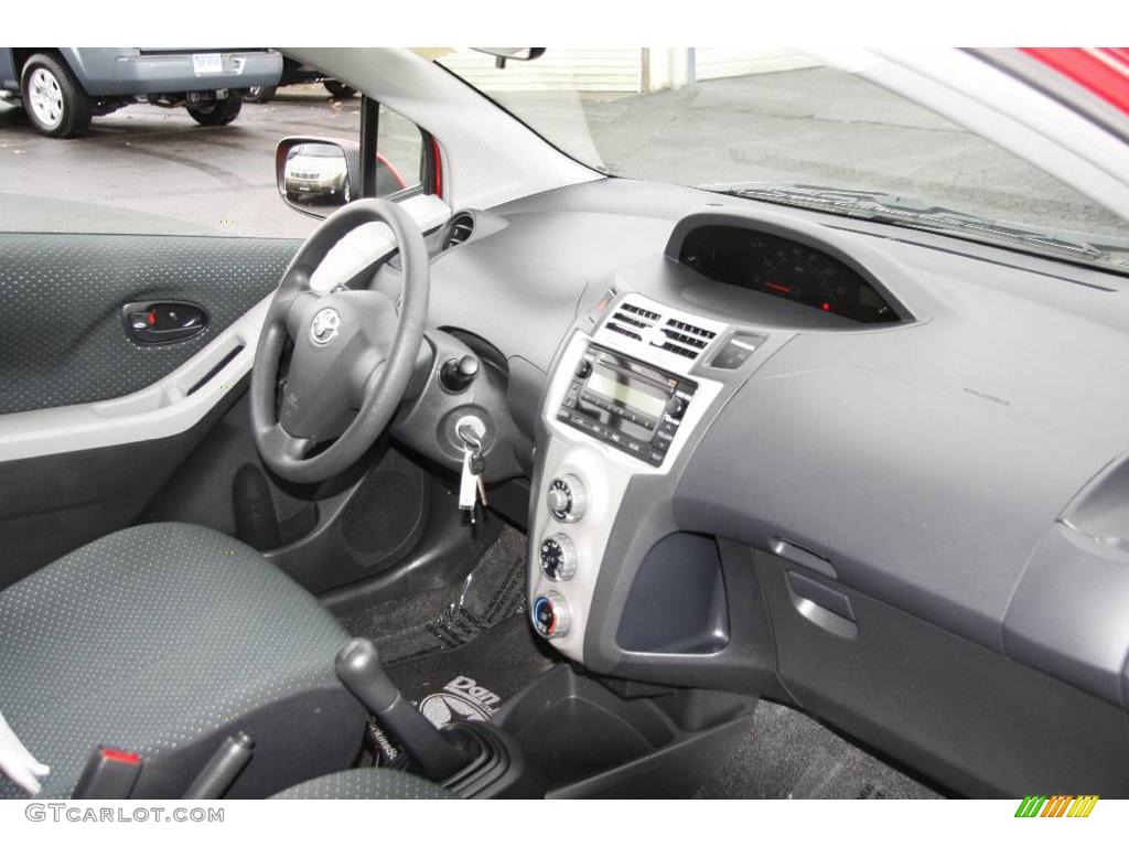 2007 Yaris 3 Door Liftback - Absolutely Red / Dark Charcoal photo #9